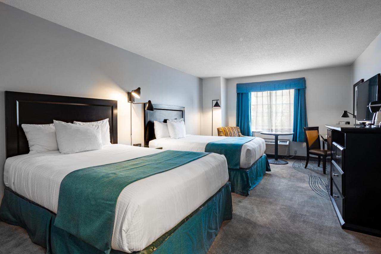 Ramada By Wyndham Surrey/Langley Exterior foto