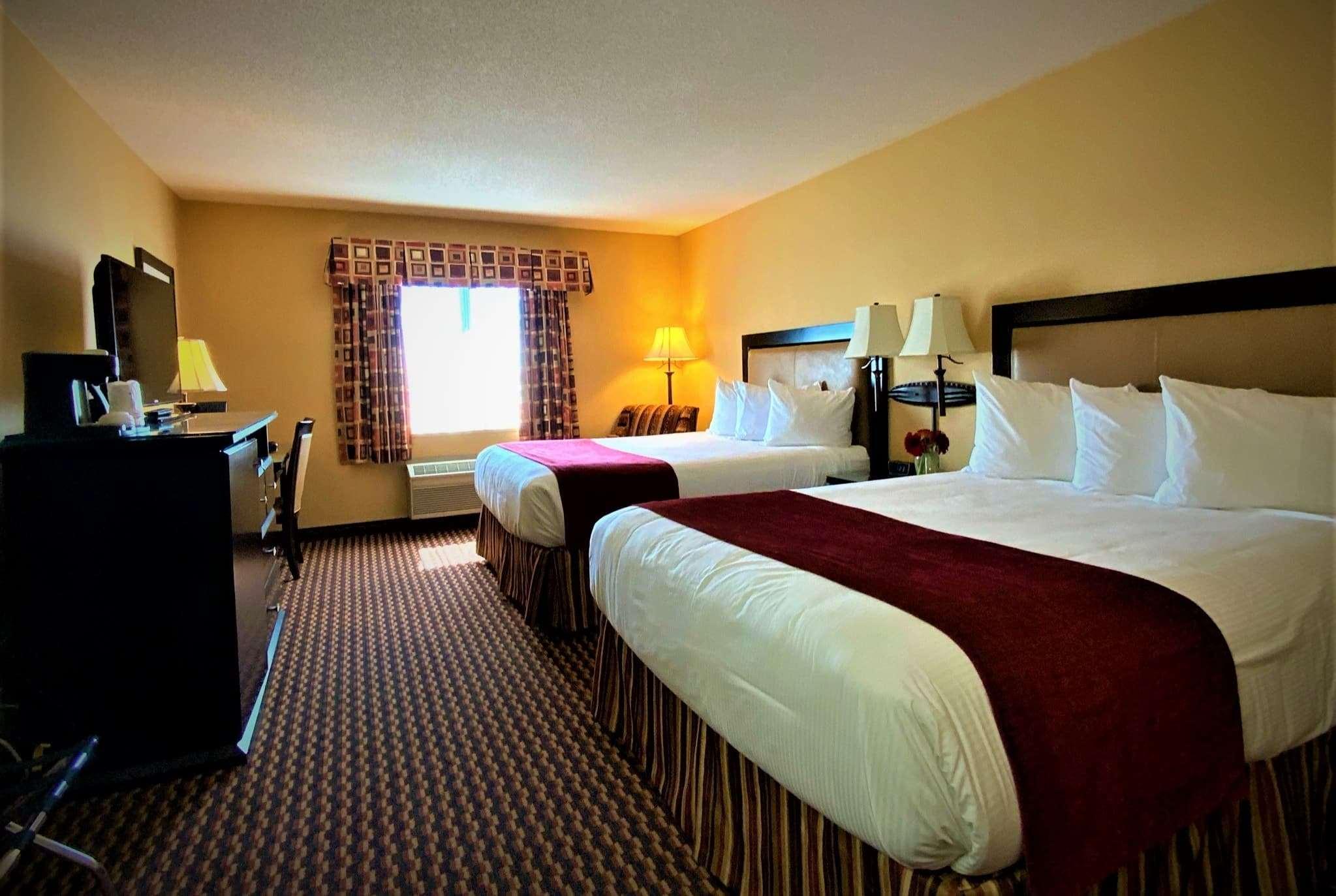 Ramada By Wyndham Surrey/Langley Exterior foto