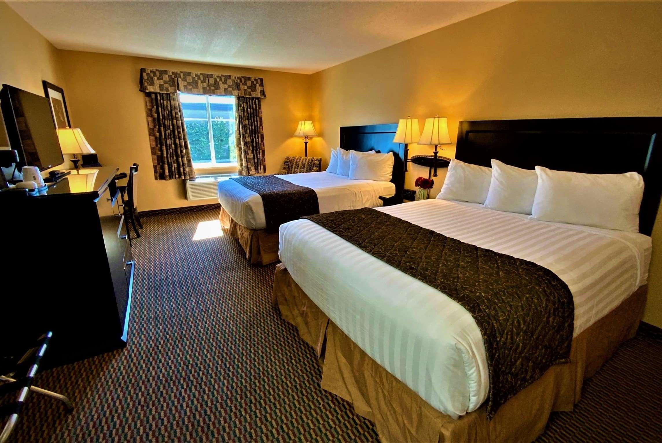 Ramada By Wyndham Surrey/Langley Exterior foto